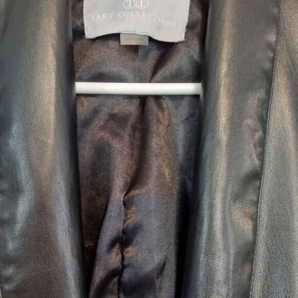 Tart Collections Kia Vegan Faux Leather Blazer Black S Ruched Sleeves Open Front - Picture 3 of 5